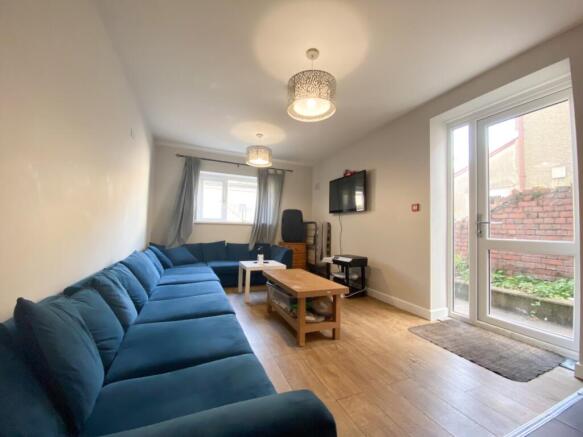 Lrg_11 llanbleddian gardens_oct22_3