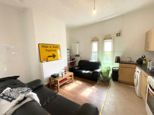 4 bedroom flat to rent Nottingham