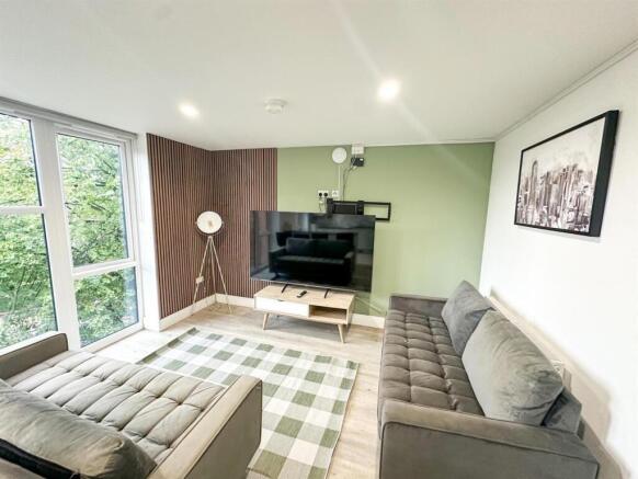 pro-Zjnt1UGi - Copy.jpeg