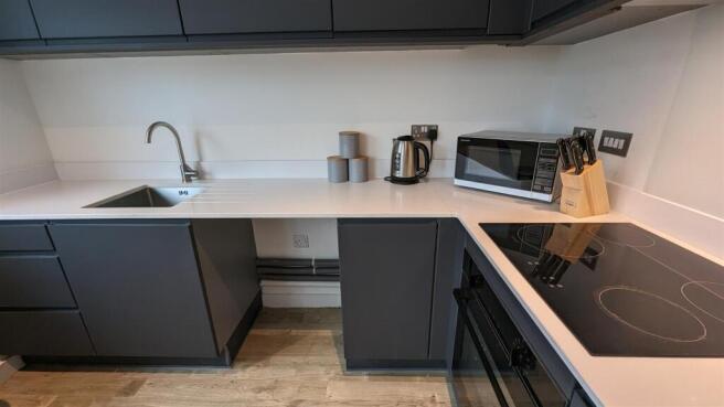 407 kitchen.jpg