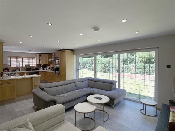 Sitting To Kitchen