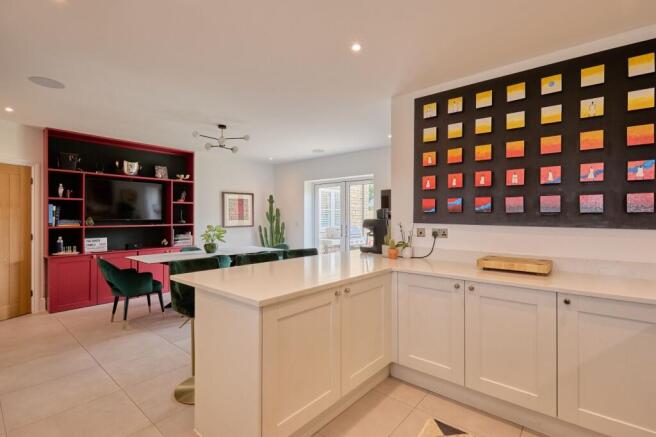 Breakfast/Kitchen/Dining