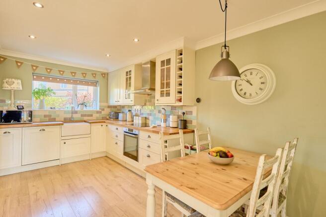 Kitchen/Dining Area