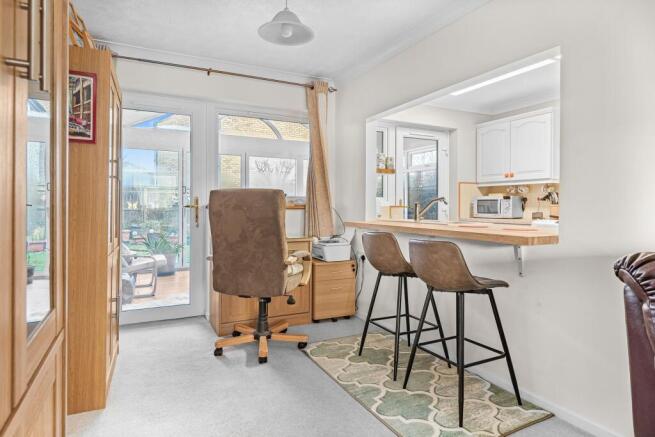 Breakfast/Dining Area