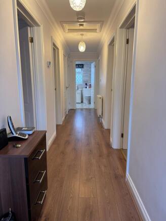 64 PHYLDON - ENTRANCE HALL
