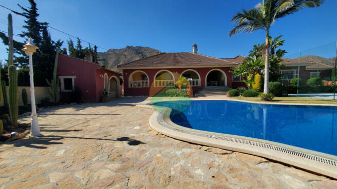 5 Bedroom Detached Villa For Sale-ISLA55-1