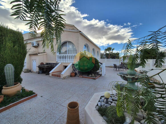 3 Bedroom Detached For Sale-FOA375-2