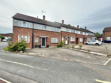 Waltham Abbey - 4 bedroom end of terrace house for sale