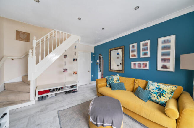 1319925-10-687919...