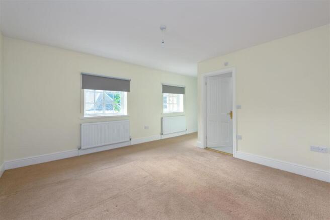 Bedroom 1.jpg