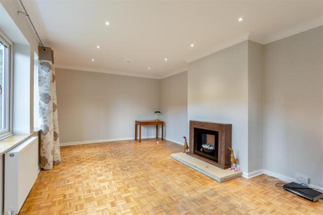 8621389-interior02.jpg