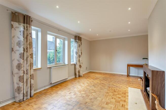 8621389-interior01.jpg