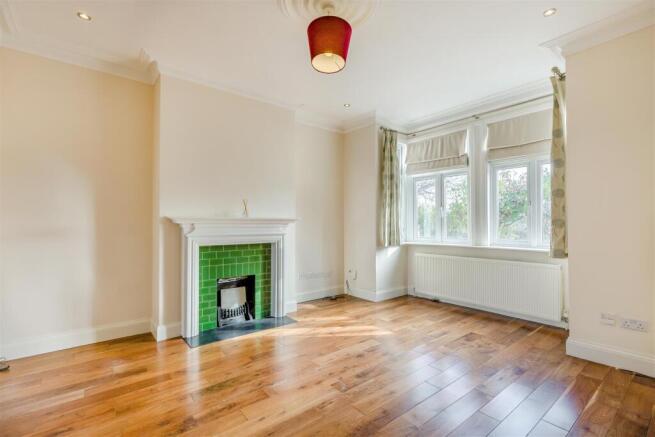 Living Room 1.jpg
