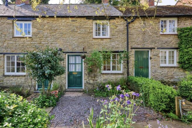 3-7 Havelock Cottages Oundle-3.jpg