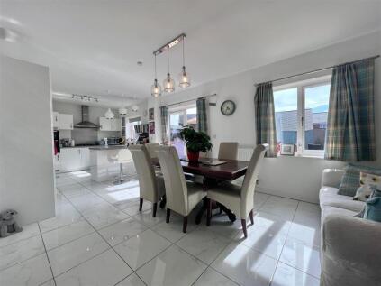 Damson Way, Bidford-On-Avon, Alcester