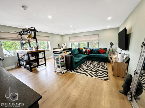 20250821_14300042...