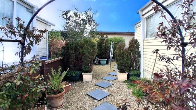 IMG-20251107-WA00...