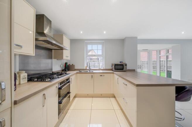 1385931-9-693012532165c