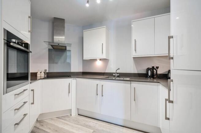 1306566-6-68499a9270236