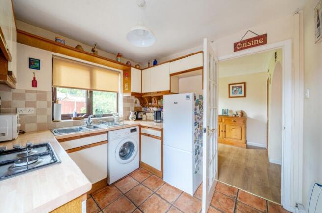 1300501-7-6838624c8b194