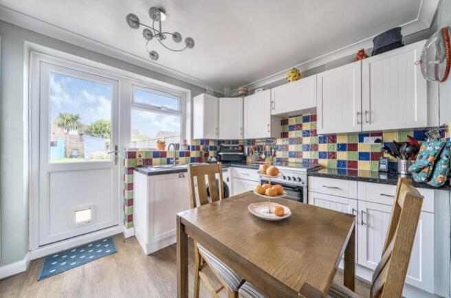 1359640-20-68d6e47aa456c