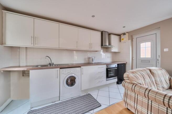 1376402-10-690b3f59396b7