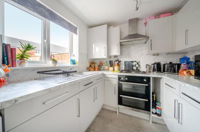 1375818-12-6911cc6ab40f3