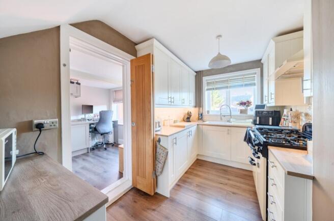 1382394-15-691b2e0084868