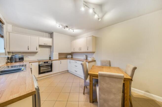 1384155-12-692474f205622