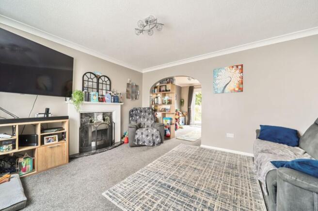 1304930-11-684707f81de2c