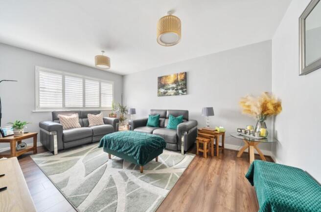 1307195-21-68496cd745f1c