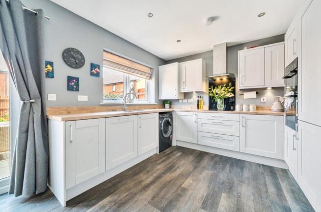 1324898-7-68758eec92424