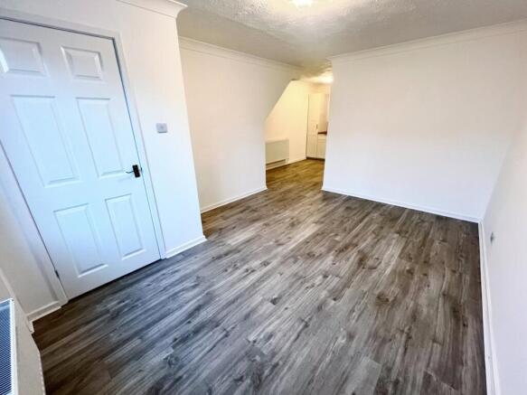 F5EA9563-259E-4B5E-9580-BFDE0874F7CF