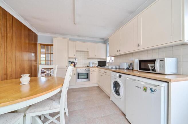 1374087-11-6900b84495420-ARW-1