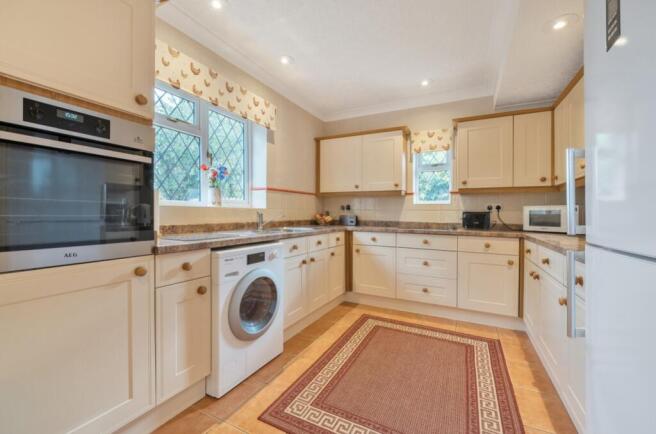 1373151-5-6900f3de6e0e6