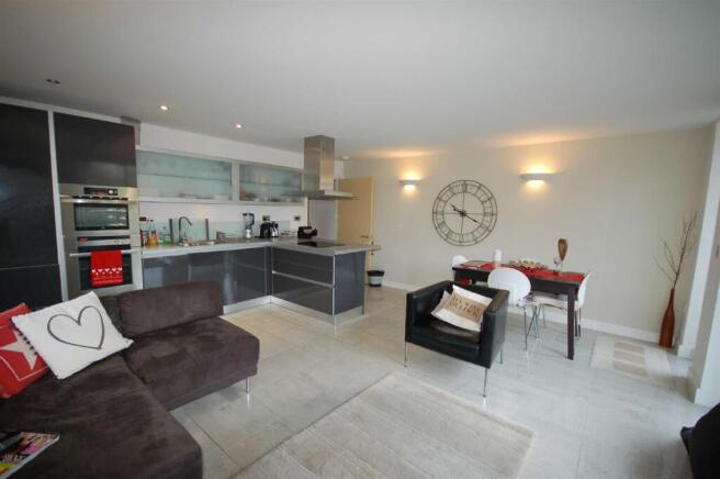Kitchen Lounge