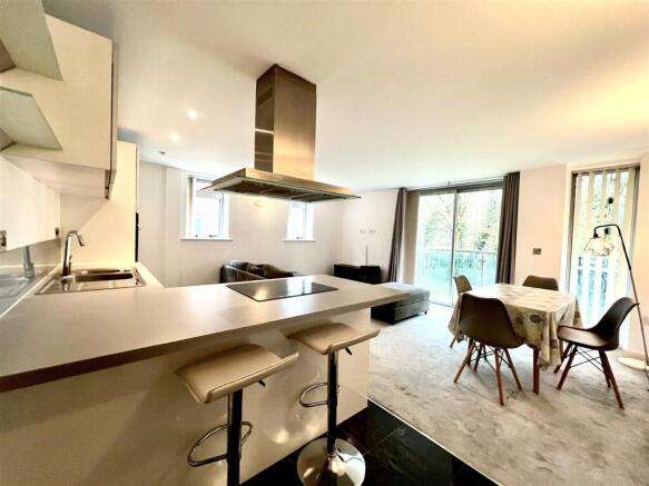Lounge Kitchen