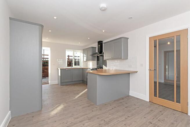 Lee-Kitchen_2.jpg