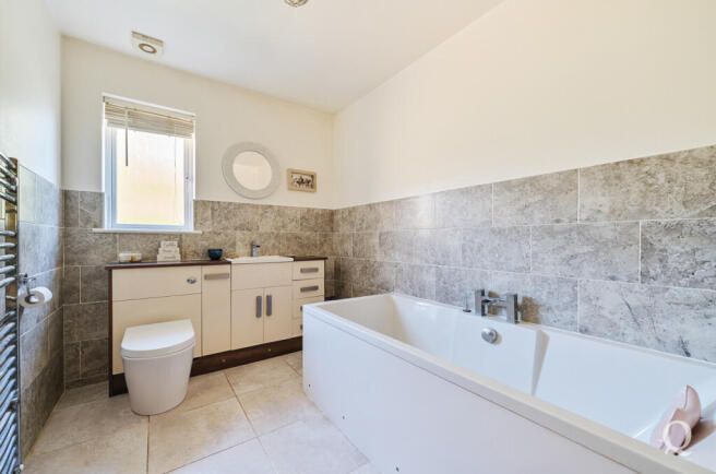 5ff9d2b8-e306-474...