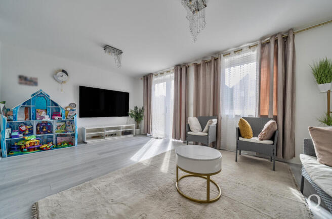 e898f088-9953-40f...