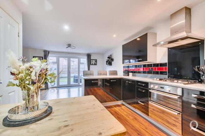 7f103628-0dd9-478...