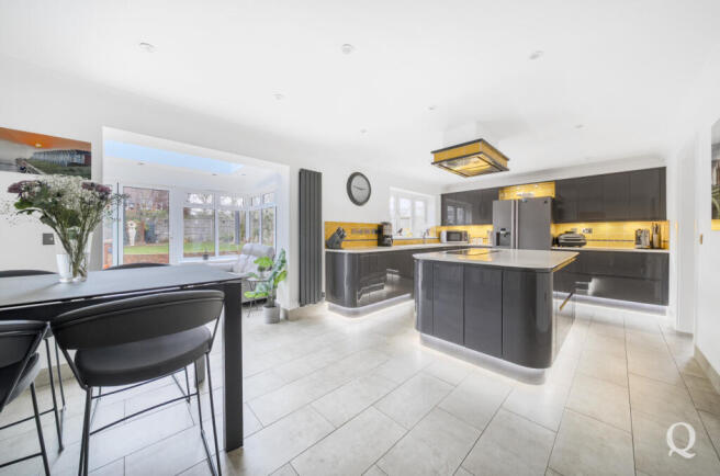 ff6bae42-4eed-434...