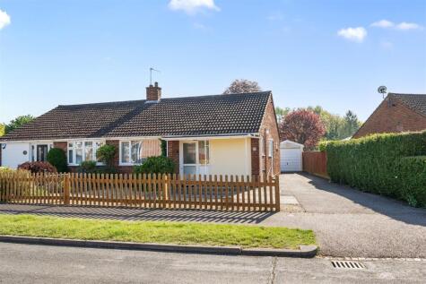 Tudor Close, Bromham, Bedford