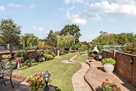 Rowallan Drive, Bedford