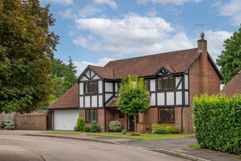 Winterpit Close, Mannings Heath, Horsham