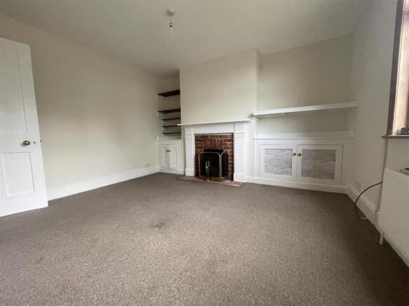 LIVING ROOM.jpg