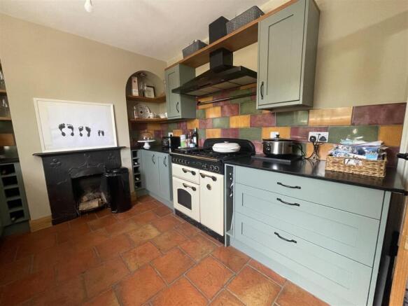 kitchen 1.jpg