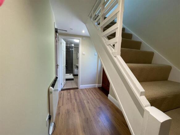 entrance hall 1.jpg