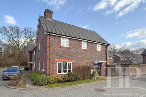 Charlbury Road, Crawley, RH10