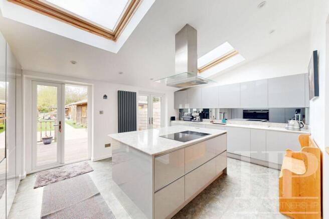Kitchen/dining/family room